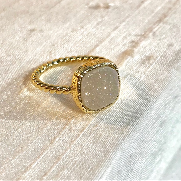 ✨Natural Druzy Quartz Ring✨ - Picture 4 of 8